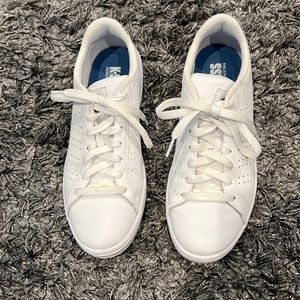 K-Swiss women’s Court Style sneakers.  Size 8.5